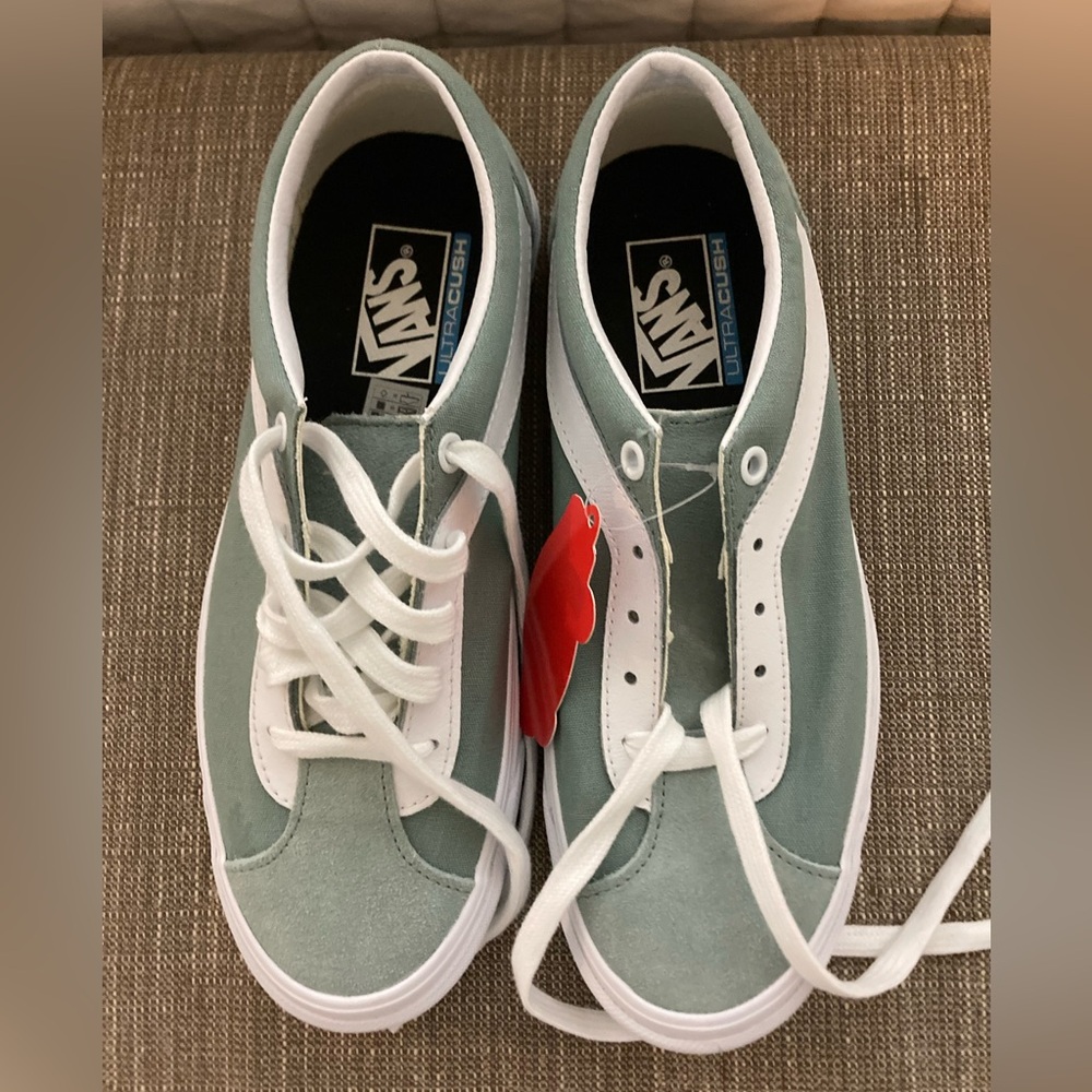 VANS Classic in Uskool seafoam with UltraCUSH insole.  NWT 8.5 W